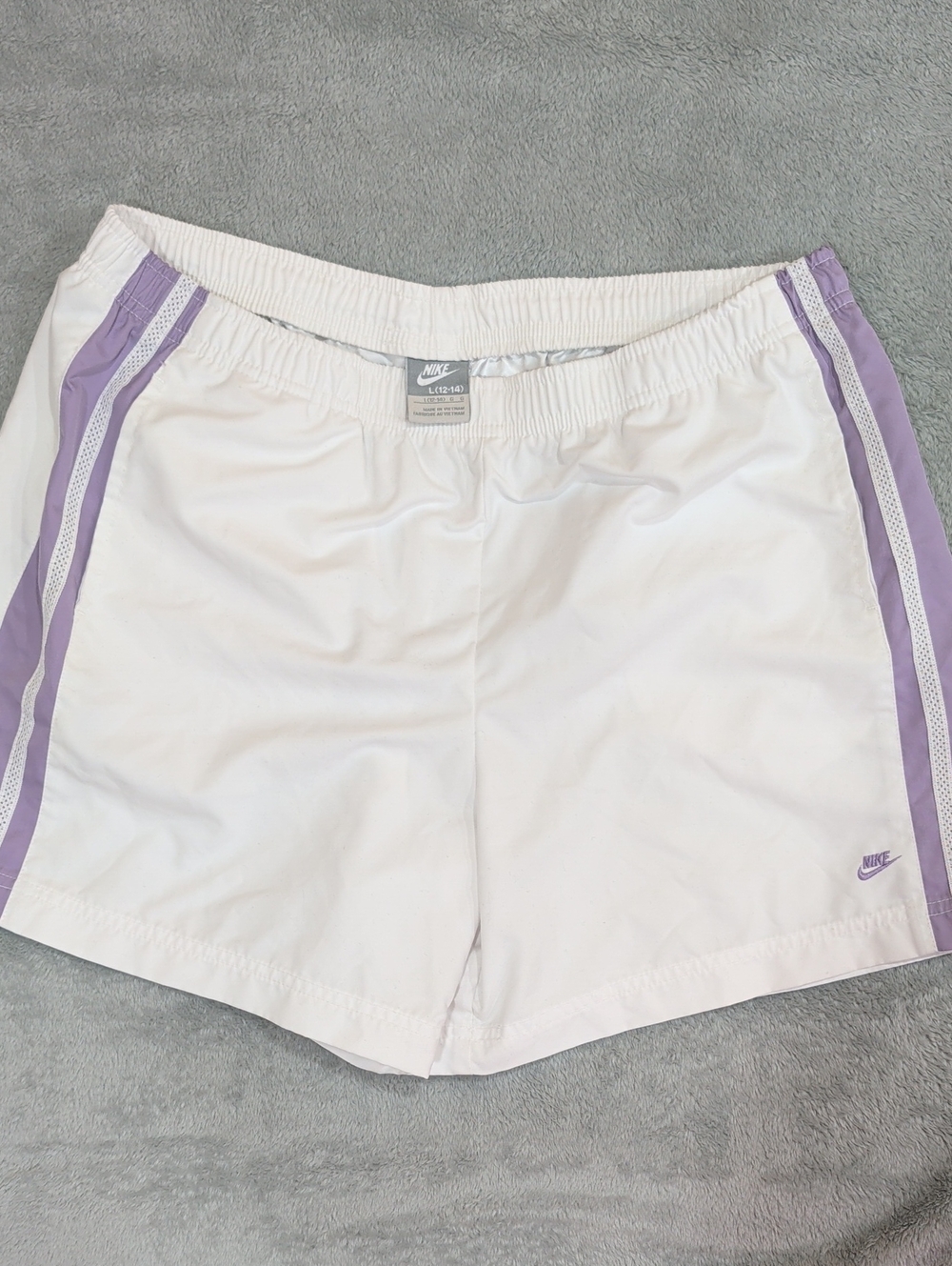 Nike Women's White Athletic Golf Shorts with Lavender Side Stripes Size L 12-14